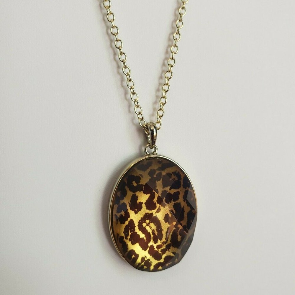 Avon Leopard Cabochon Faceted Pendant Necklace
